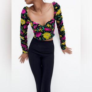 🆕Zara Floral Long Sleeved Cropped Top Size US Small